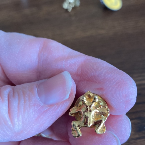 📌Frog Tac pin pair gold tone vintage lapel pin - Picture 3 of 4